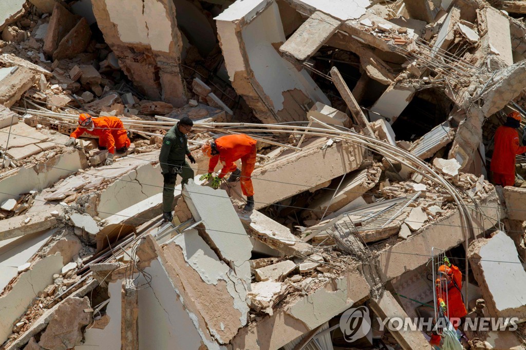 CORRECTION-BRAZIL-BUILDING-COLLAPSE