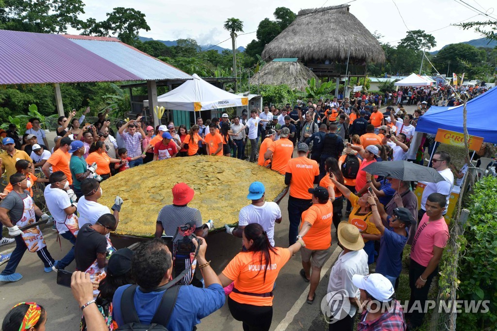 PANAMA-INDIGENOUS-GUINNESS-PATACON
