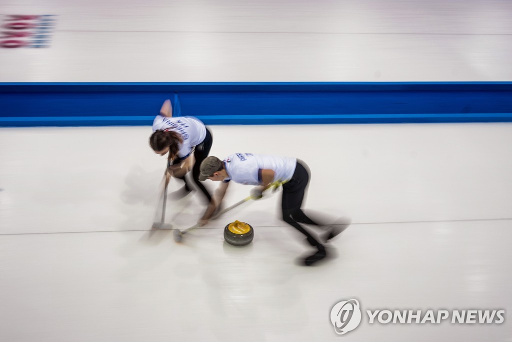 OLY-2020-YOUTH-CURLING