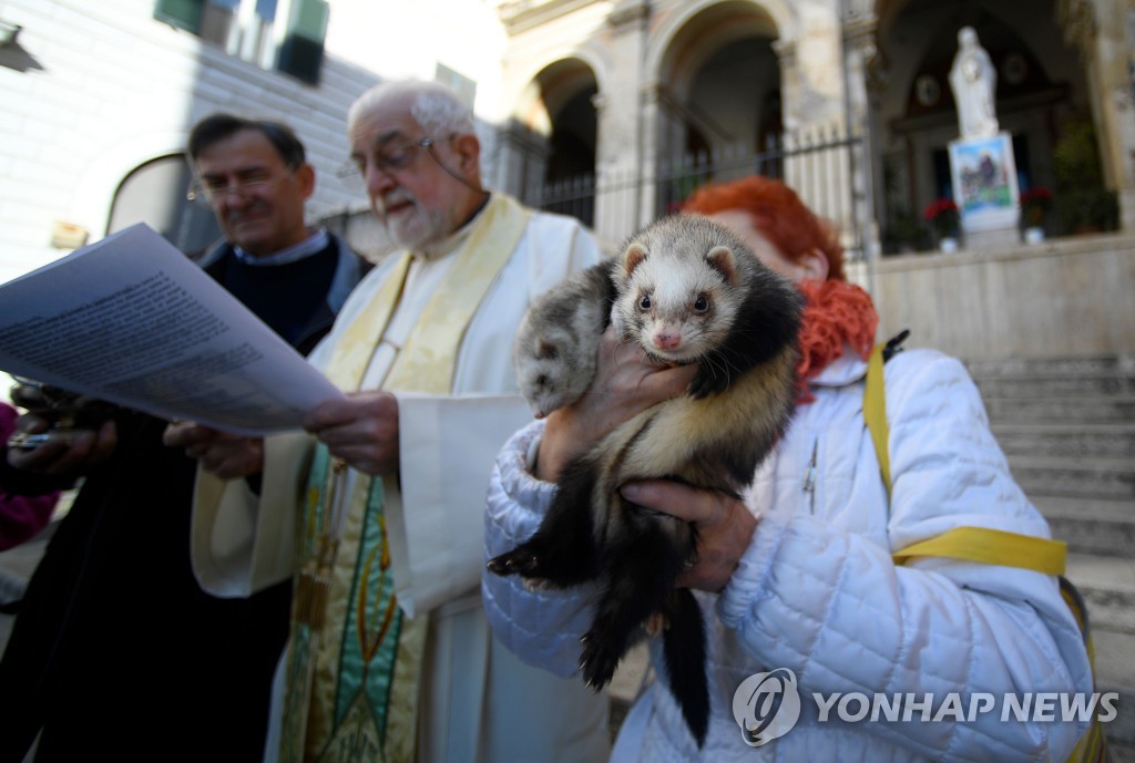 ITALY-RELIGION-ANIMAL-BLESSING