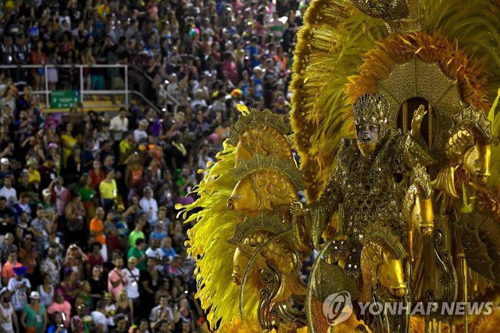 BRAZIL-RIO-CARNIVAL-PARADE-VIRADOURO