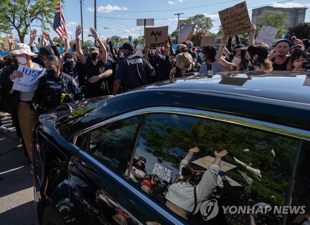 US-POLITICS-POLICE-JUSTICE-RACISM