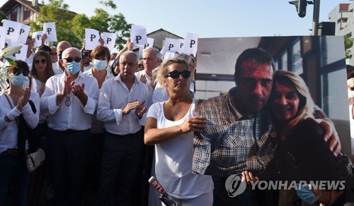 '마스크 착용' 요구했다 폭행에 숨진 프랑스 버스기사