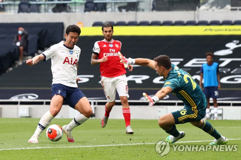 FBL-ENG-PR-TOTTENHAM-ARSENAL