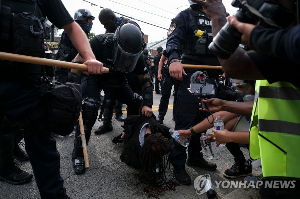 US-POLICE-SHOOTING-RACISM-BREONNA