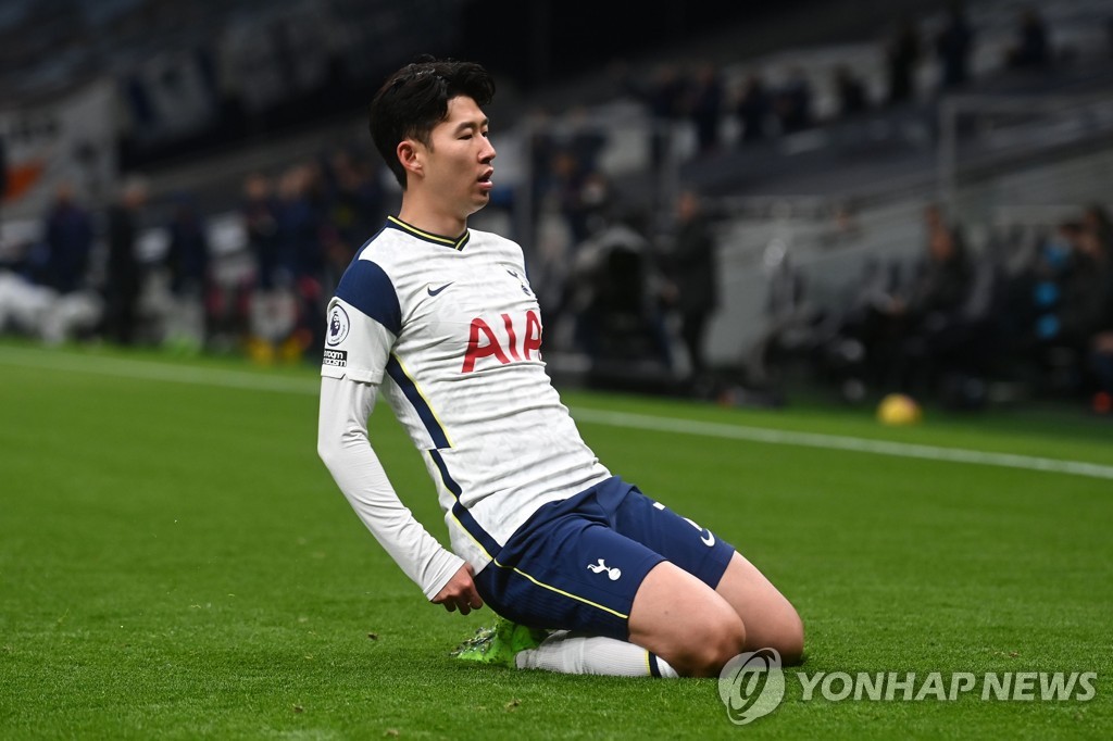 FBL-ENG-PR-TOTTENHAM-MAN CITY