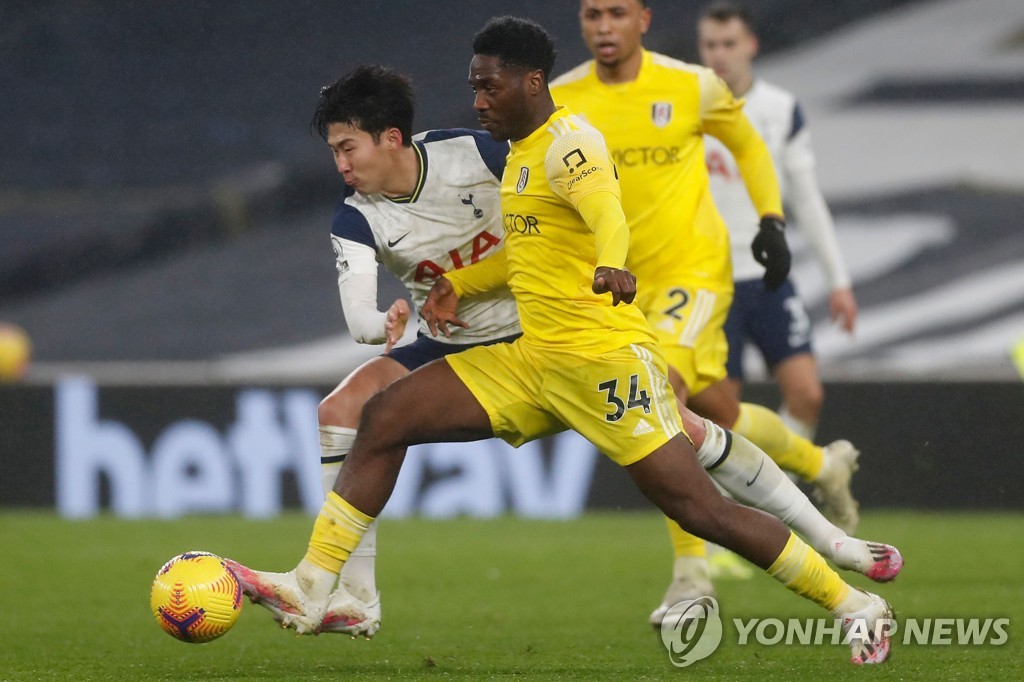 FBL-ENG-PR-TOTTENHAM-FULHAM