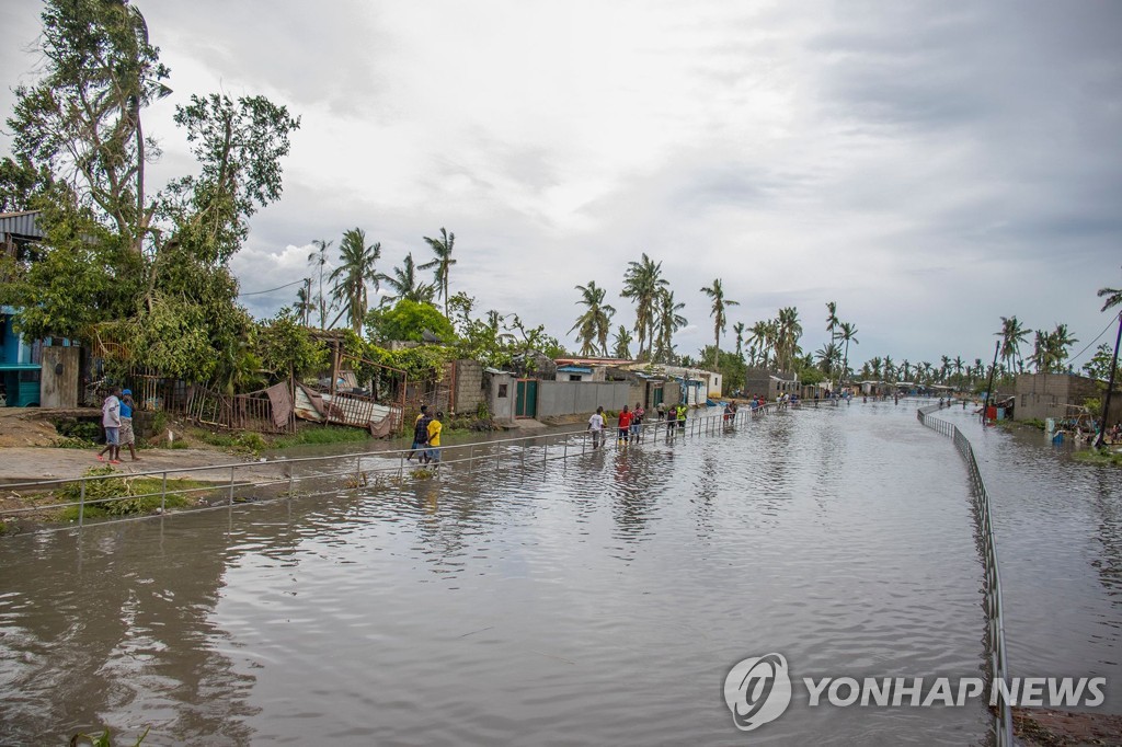 TOPSHOT-MOZAMBIQUE-WEATHER-DISASTER