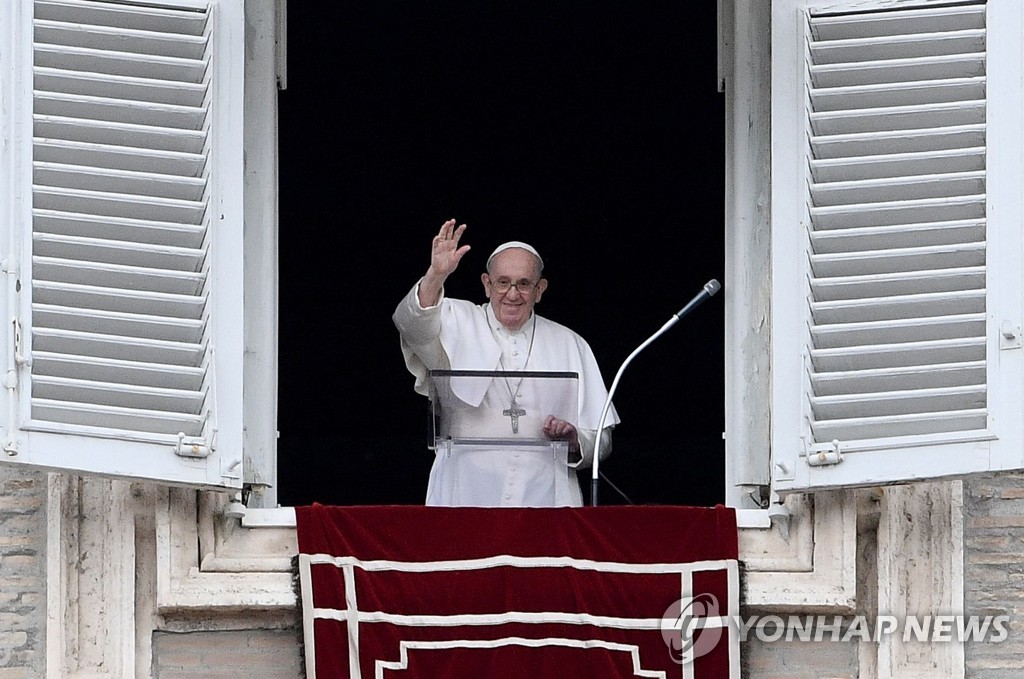 VATICAN-HEALTH-VIRUS-RELIGION-POPE-ANGELUS