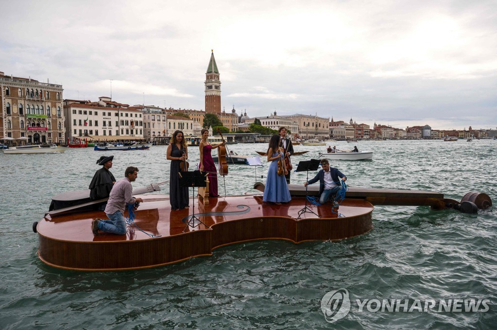 ITALY-CULTURE-SCULPTURE-MUSIC-VENICE