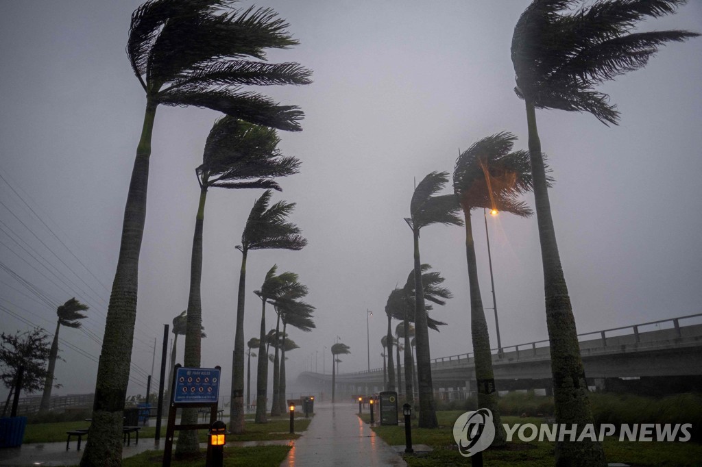 TOPSHOT-US-WEATHER-HURRICANE-IAN