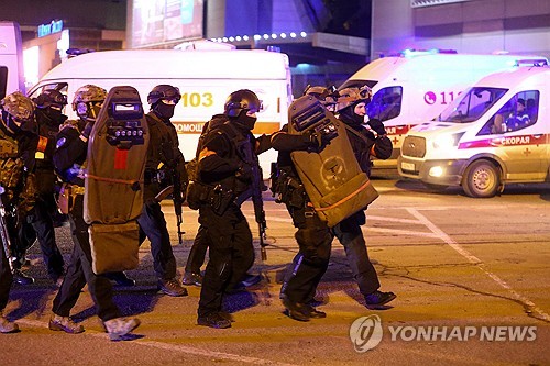 러, 차량 추격전 끝 모스크바 공연장 테러 용의자 2명 체포