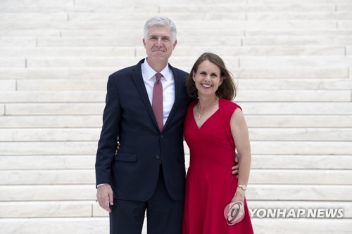 美 고서치 연방대법관 임명식