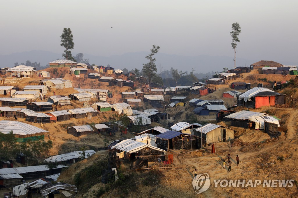 방글라데시서 피난생활하는 로힝야족 난민들 [EPA=연합뉴스 자료 사진]