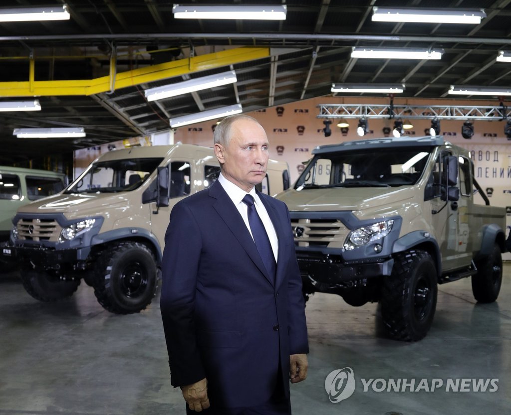 니즈니의 고리키 자동차공장을 방문한 푸틴 러시아 대통령