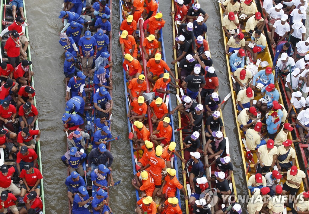 epaselect CAMBODIA WATER FESTIVAL BOAT RACING