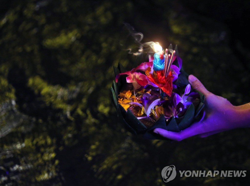 THAILAND TRADITION LIGHT FESTIVAL