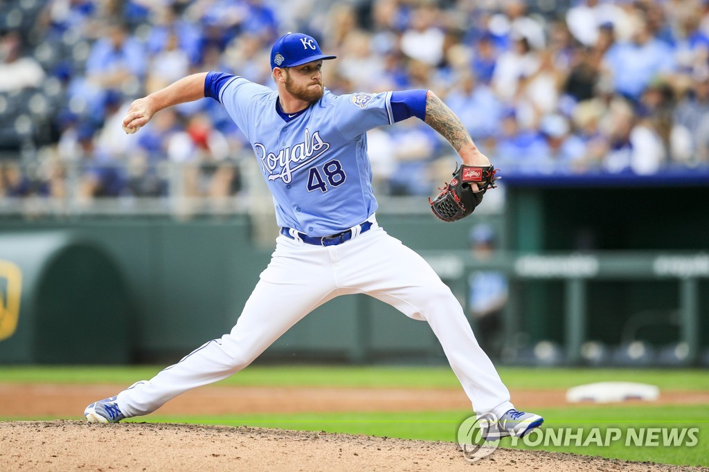In this Getty Images file photo from Sept. 30, 2018, Ben Lively of the Kansas City Royals throws a pitch against the Cleveland Indians during the top of the seventh inning of a Major League Baseball regular season game at Kauffman Stadium in Kansas City. (Yonhap)