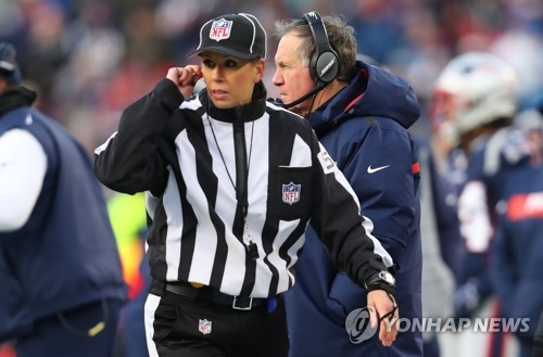 새러 토머스, NFL 첫 여성 PO 심판