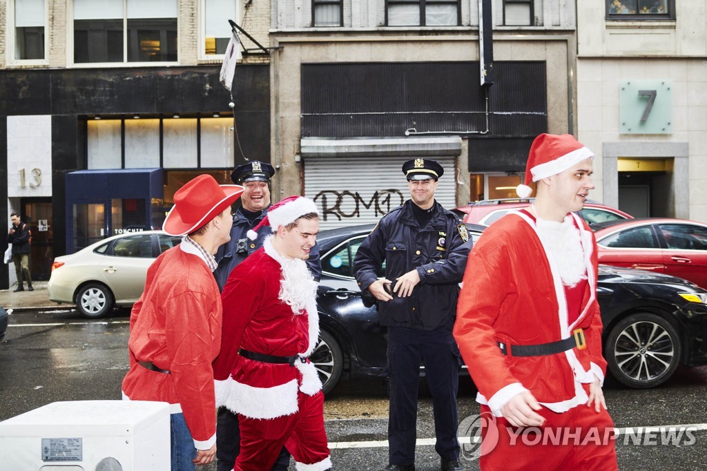 US-ANNUAL-SANTACON-BAR-CRAWL-TAKES-PLACE-IN-NEW-YORK-CITY