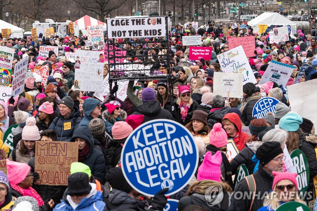 WOMEN'S MARCH