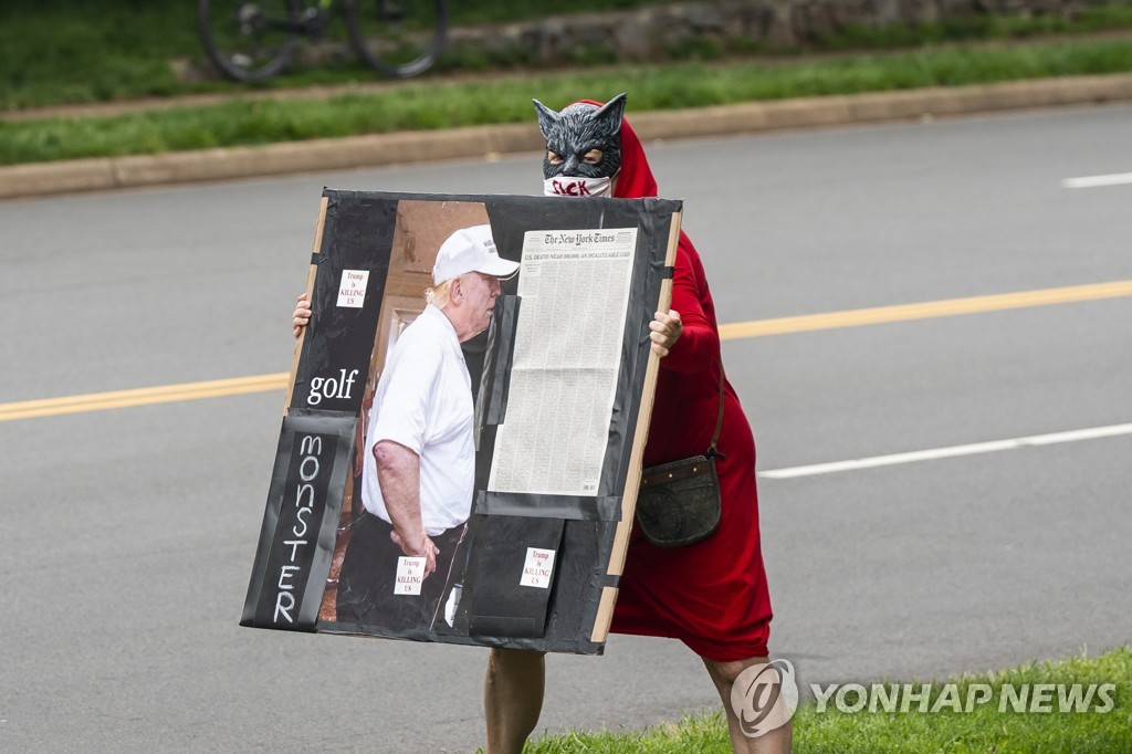 TRUMP VIRUS GOLF