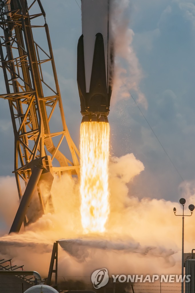SPACEX LAUNCHES GPS SATELLITE