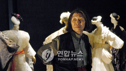 전시회 여는 40년 무대미술가 이병복씨