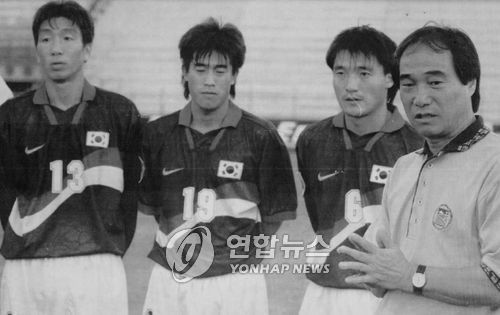 작전 지시하는 박종환 감독