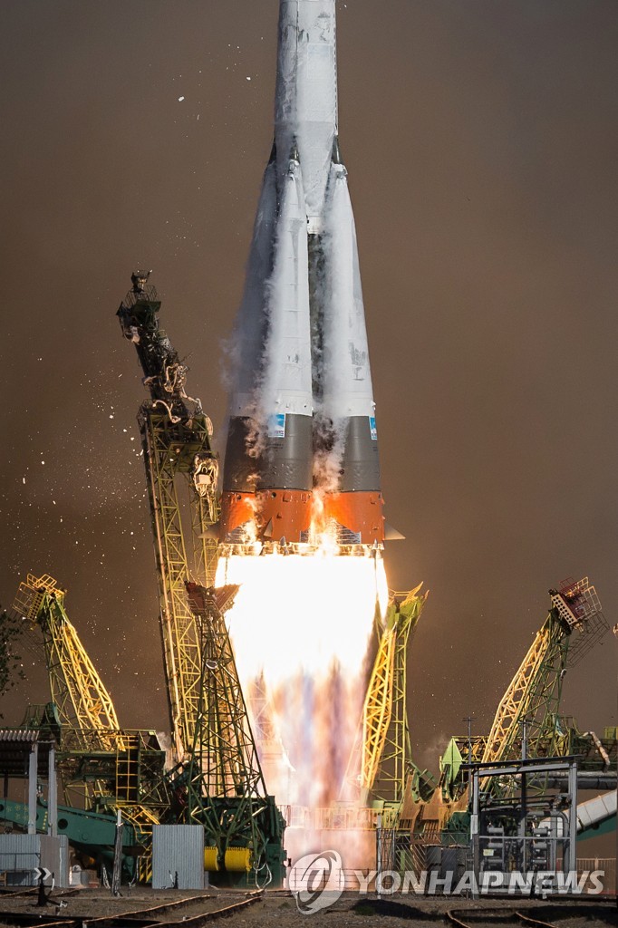 SPACE-EXPLORATION/SOYUZ