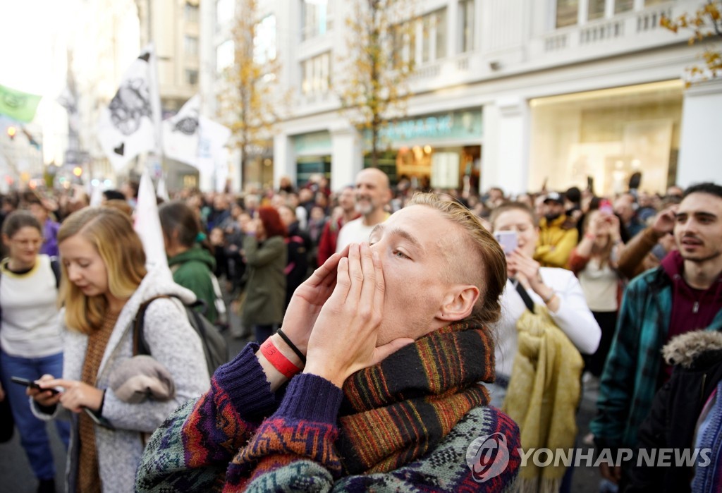 CLIMATE-CHANGE/ACCORD-PROTEST