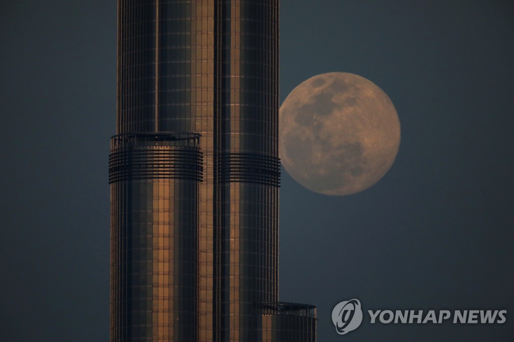 SUPERMOON-SIGHTING/EMIRATES