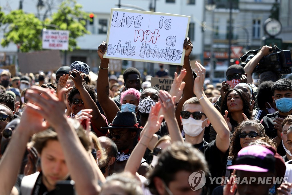 MINNEAPOLIS-POLICE/PROTESTS-GERMANY