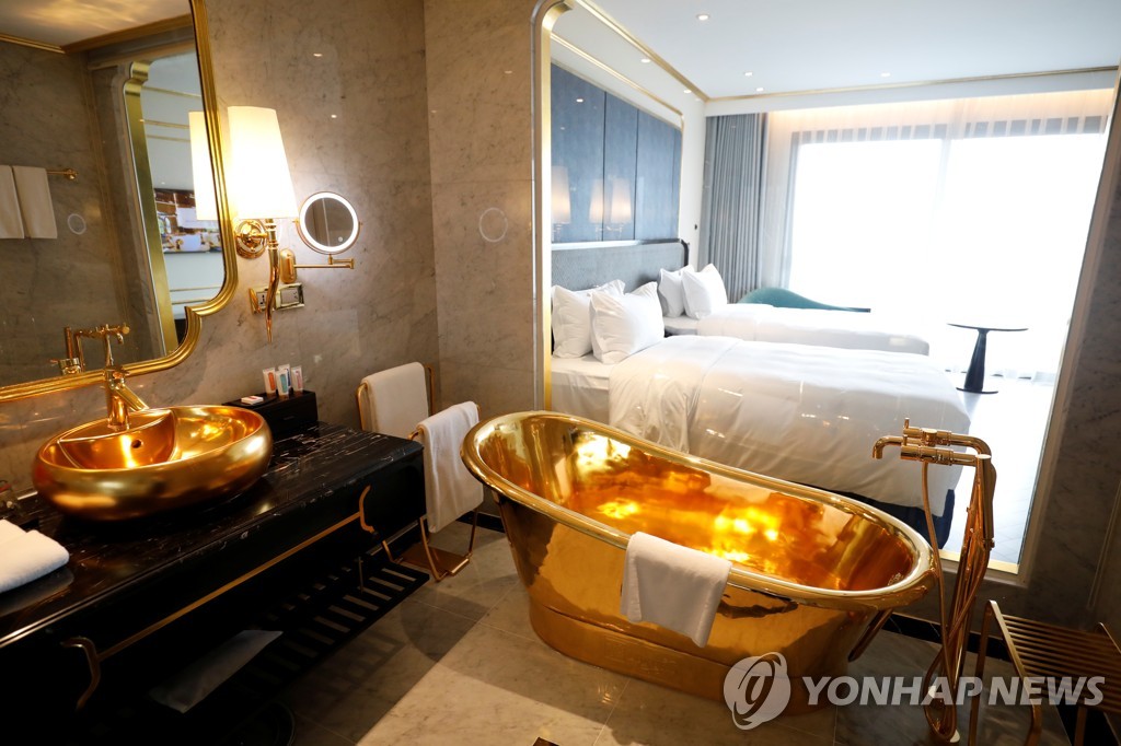 HEALTH-CORONAVIRUS/GLOBAL-HOTELS