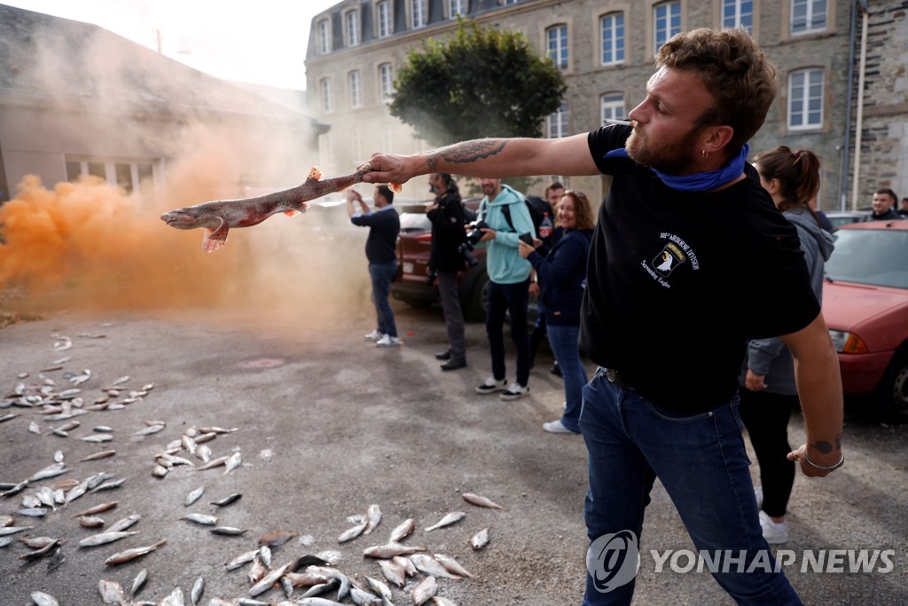 FRANCE-WINDFARM/PROTEST
