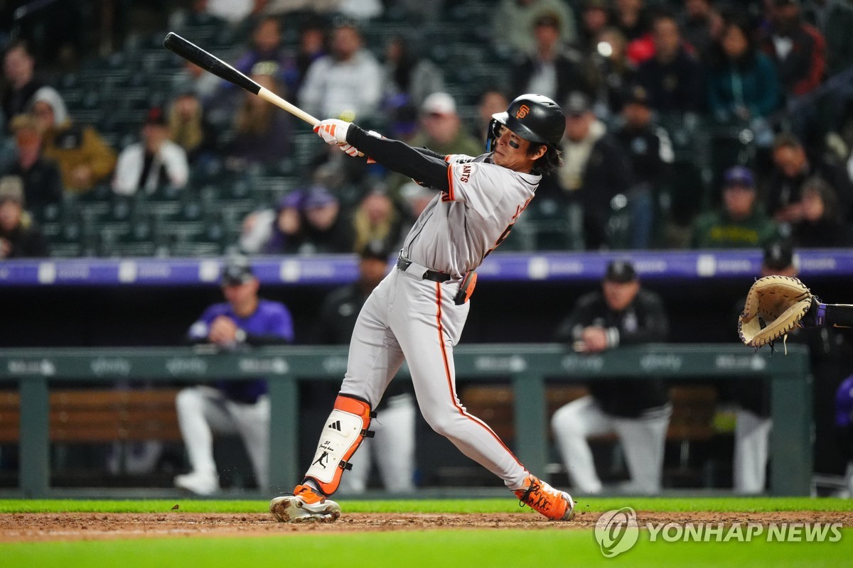 In this USA Today Sports photo via Reuters, Lee Jung-hoo of the San Francisco Giants takes a swing against the Colorado Rockies during their Major League Baseball regular-season game at Coors Field in Denver on May 8, 2024. (Yonhap)