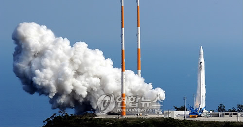2010년 6월 10일 오후 5시 1분 발사된 한국 첫 우주발사체 나로호(KSLV-I) (자료사진)