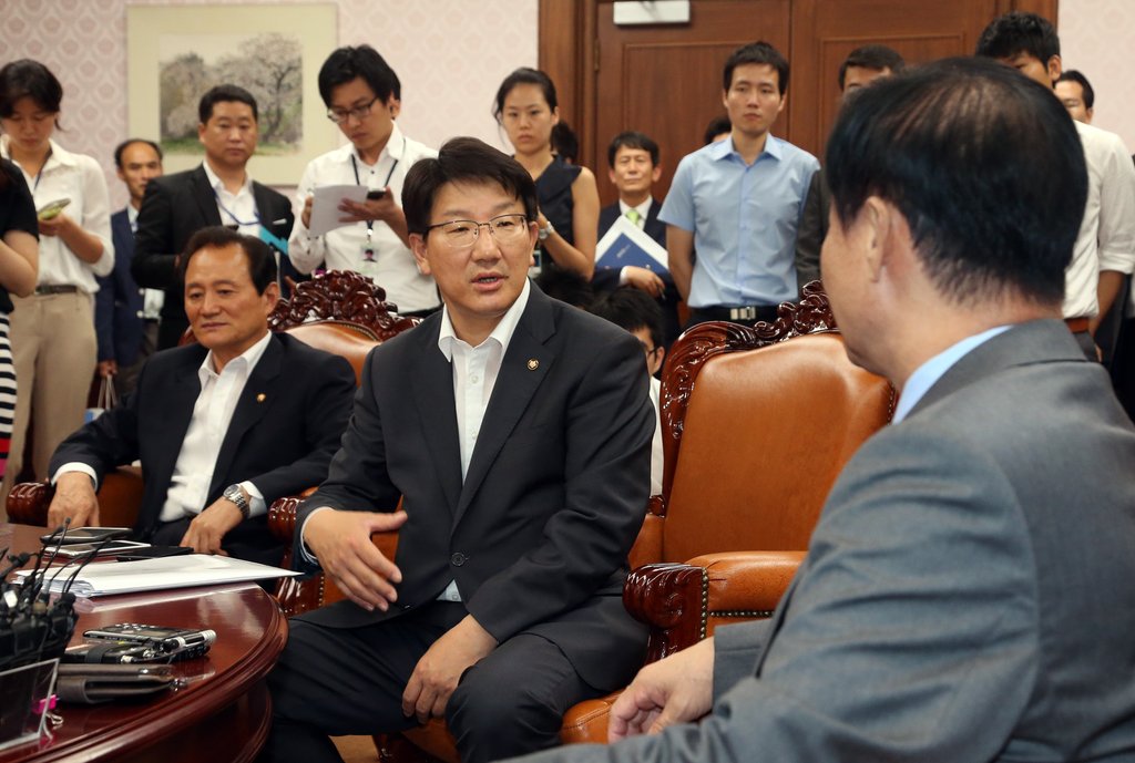 새누리, 국회의장에 `박지원 법사위퇴출' 요청