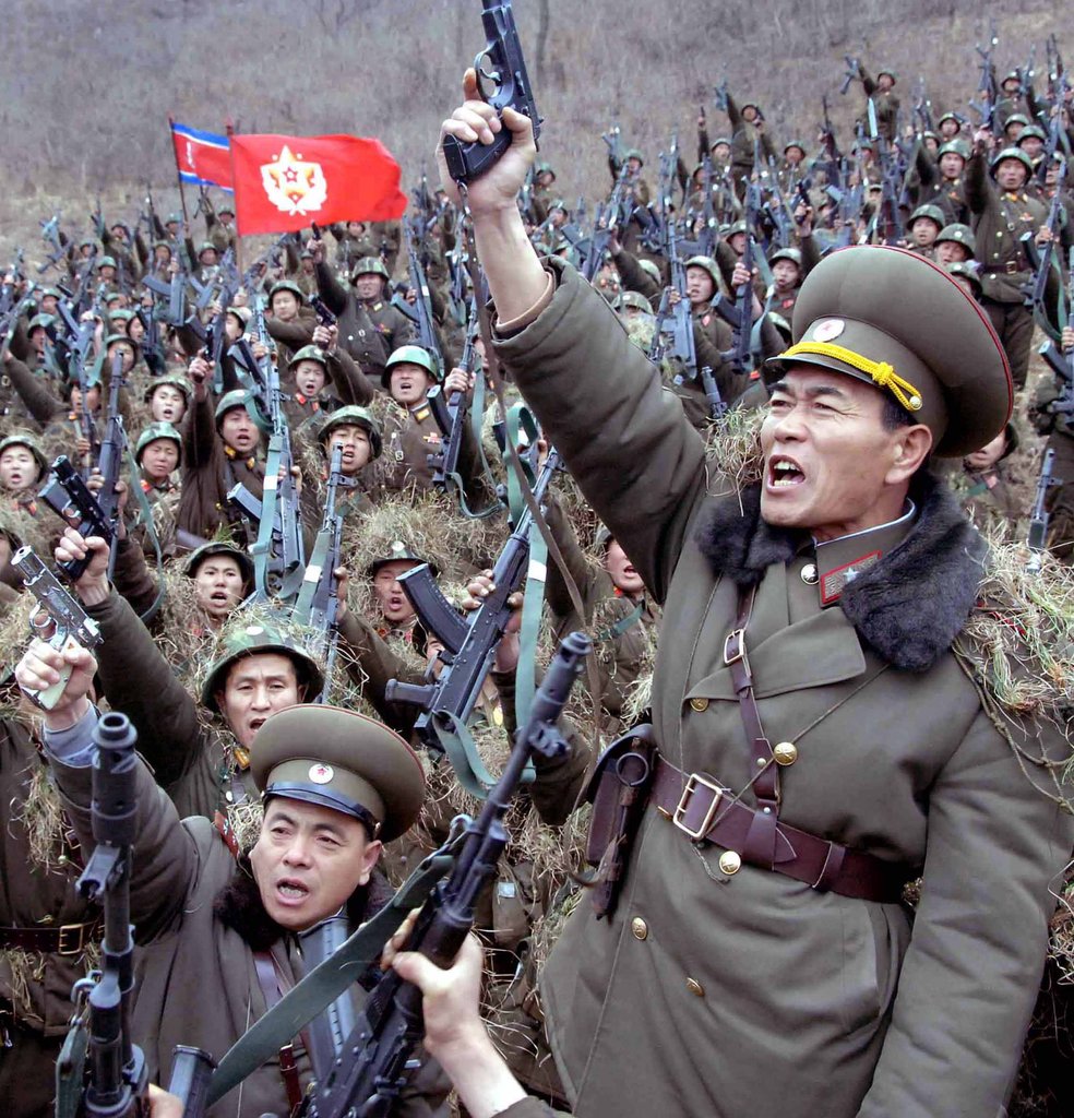 전투훈련 중인 북한군(연합DB)