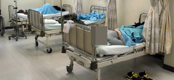 환자들이 병원 응급실에서 치료를 받고 있다.(자료사진)