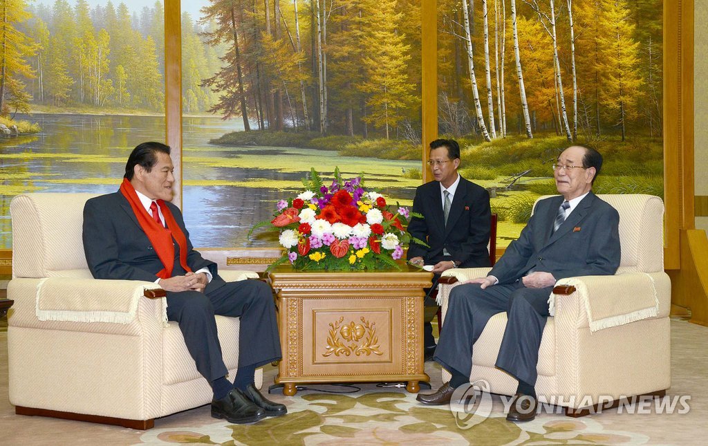 북한 김영남, 이노키 일 참의원과 회담
