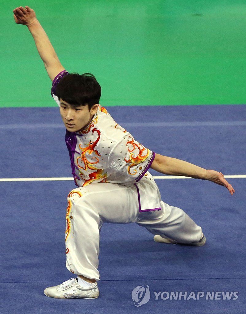 (Asiad) Wushu's Lee Ha-sung wins S. Korea's first gold in Incheon - 1