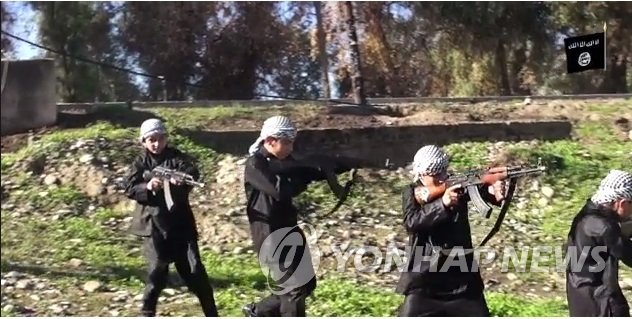 IS, 어린이 군사훈련 동영상 연일 공개