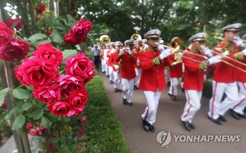 '꽃보다 군악대'