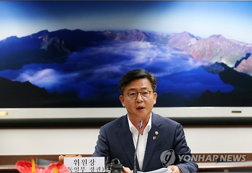 홍용표 통일부 장관 <<연합뉴스 자료사진>>
