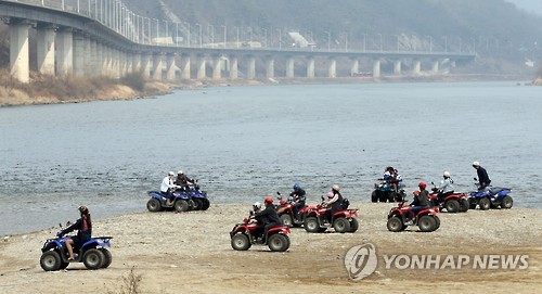 봄바람 맞으며 질주