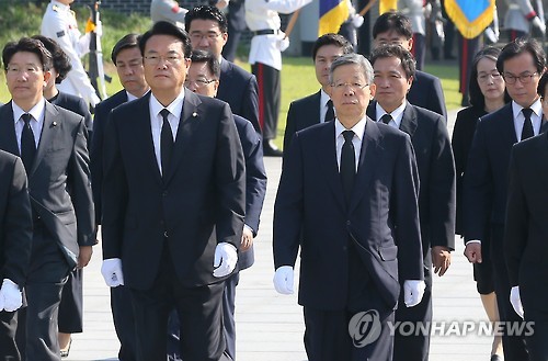 새누리 혁신비대위 현충원 참배