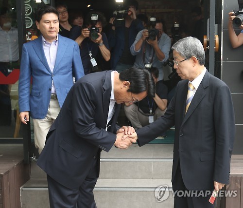 사죄하는 정진석