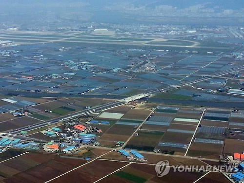 김해국제공항과 주변 모습