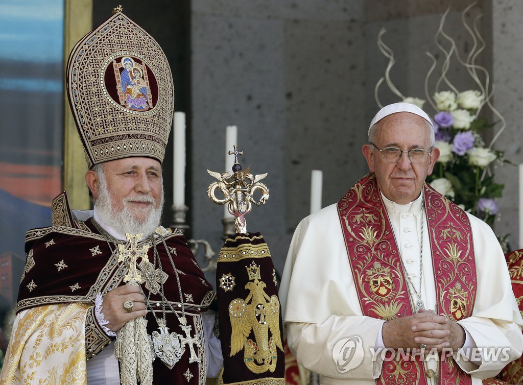 프란치스코 교황과 아르메니아 사도교회 수장